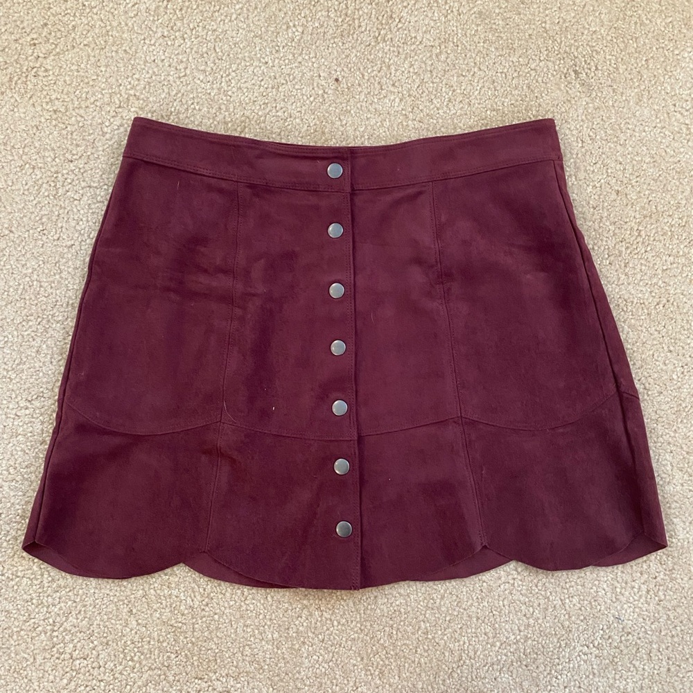 American Eagle suede skit